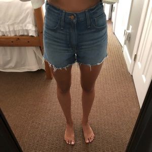 Madewell “The Perfect Jean Short” size 26